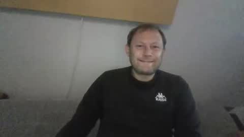 Snapshot of benizio_ chatting on 13, 5, 2026 benizio online show from 13, 5, 2026
