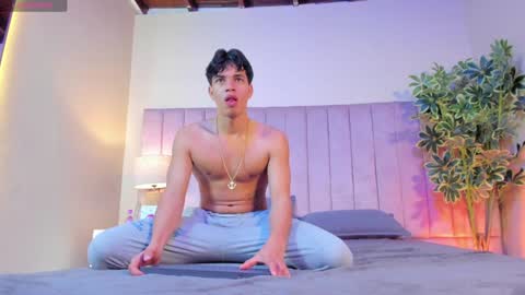 BENJAMIN online show from 1, 2, 2025