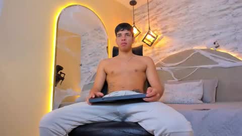 BENJAMIN online show from 2, 11, 2025