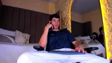 Snapshot of benjamin_more chatting on 23, 12, 2025 BENJAMIN online show from 23, 12, 2025