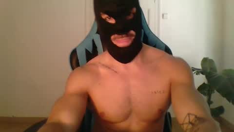 Snapshot of bensoncummer chatting on 4, 2, 2025 Benson Cummer online show from 4, 2, 2025