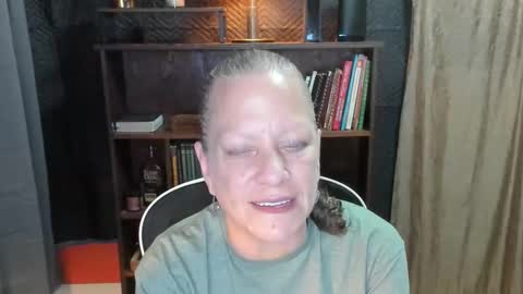 Snapshot of bentmountain chatting on 28, 4, 2026 DeniseDavid online show from 28, 4, 2026