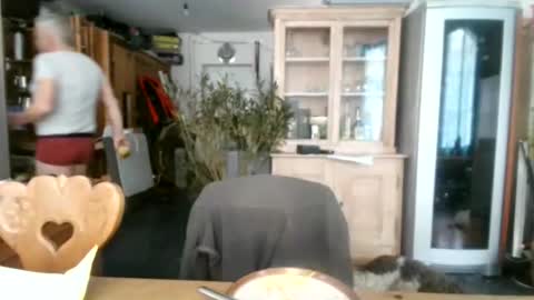 Snapshot of berg_boy chatting on 6, 2, 2025 Martin online show from 6, 2, 2025