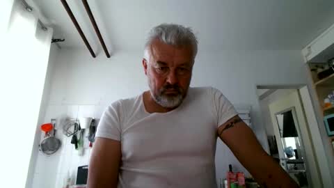 Snapshot of berg_boy chatting on 16, 10, 2025 Martin online show from 16, 10, 2025