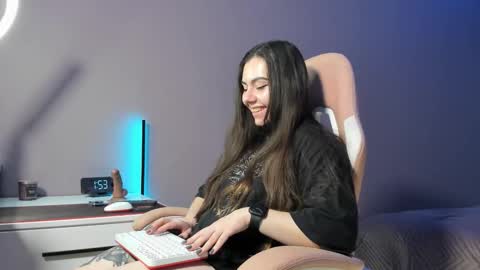 Snapshot of beriesniks chatting on 30, 10, 2025 BeriesNiks online show from 30, 10, 2025