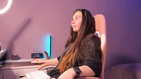 Snapshot of beriesniks chatting on 2, 11, 2025 BeriesNiks online show from 2, 11, 2025