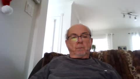 bernard1102 online show from 18, 12, 2024