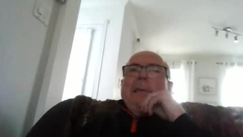 Snapshot of bernard1102 chatting on 19, 4, 2026 bernard1102 online show from 19, 4, 2026