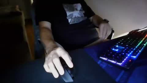 Snapshot of bernhardooe chatting on 30, 11, 2025 bernhardooe online show from 30, 11, 2025