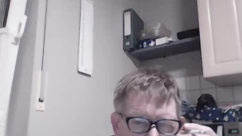 Snapshot of bernie6004 chatting on 5, 7, 2026 bernie6004 online show from 5, 7, 2026