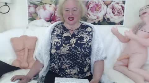 Snapshot of berryshickx chatting on 23, 5, 2026 BerryShickX online show from 23, 5, 2026