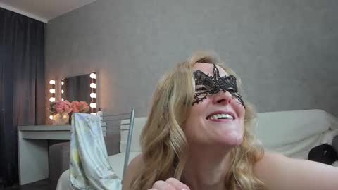 Snapshot of best__angelica chatting on 15, 12, 2024 best__angelica online show from 15, 12, 2024