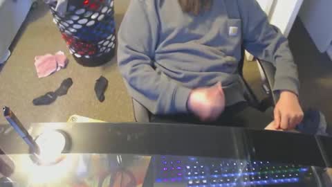 Snapshot of best_kept_secret23 chatting on 4, 12, 2025 Best Kept Secret23 online show from 4, 12, 2025