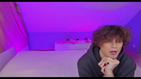 Danny and Kira online show from 6, 3, 2025