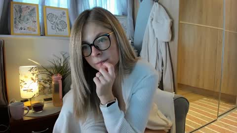 Snapshot of bestgirl_ofthe_neighborhood chatting on 21, 10, 2025 Vicky online show from 21, 10, 2025