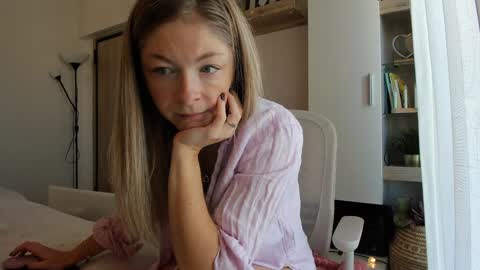 Snapshot of bestgirl_ofthe_neighborhood chatting on 11, 11, 2025 Vicky online show from 11, 11, 2025