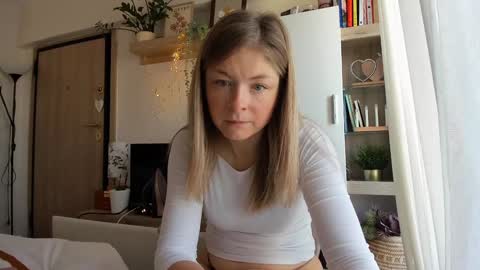 Snapshot of bestgirl_ofthe_neighborhood chatting on 2, 12, 2025 Vicky online show from 2, 12, 2025