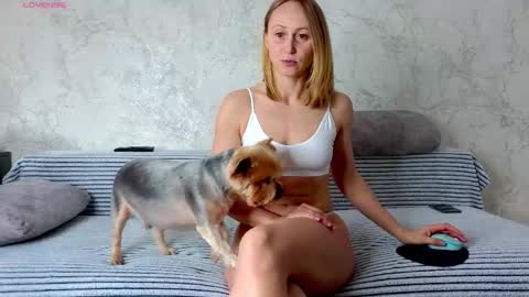 Hellen and Natali online show from 18, 4, 2026