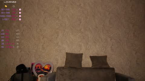 Snapshot of bestie_baby chatting on 20, 9, 2025 Emely online show from 20, 9, 2025