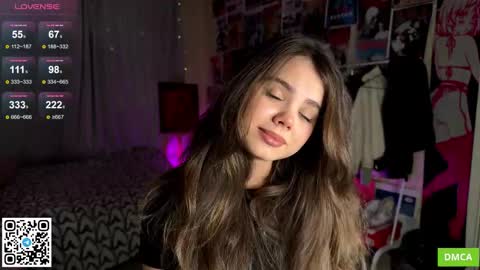 Snapshot of bestie_me chatting on 13, 10, 2025 Emily Stream every day online show from 13, 10, 2025