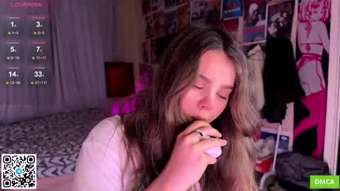 Snapshot of bestie_me chatting on 14, 10, 2025 Emily Stream every day online show from 14, 10, 2025