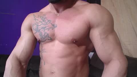 Snapshot of bestmuscle chatting on 30, 12, 2024 bestmuscle online show from 30, 12, 2024