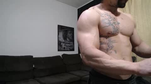 Snapshot of bestmuscle chatting on 3, 10, 2025 bestmuscle online show from 3, 10, 2025