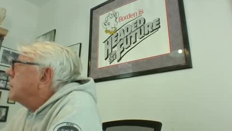 Snapshot of bestshot1951 chatting on 3, 1, 2025 bestshot1951 online show from 3, 1, 2025