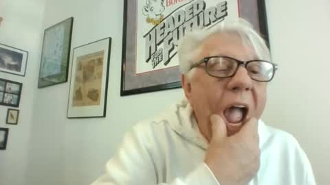 Snapshot of bestshot1951 chatting on 5, 1, 2025 bestshot1951 online show from 5, 1, 2025
