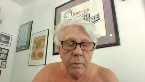 Snapshot of bestshot1951 chatting on 10, 1, 2025 bestshot1951 online show from 10, 1, 2025