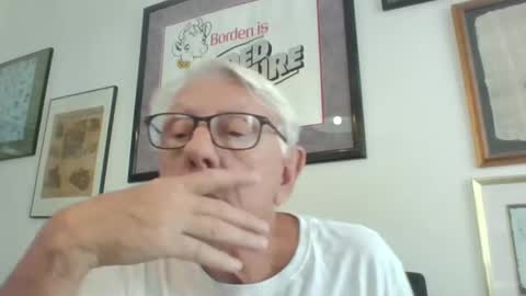 Snapshot of bestshot1951 chatting on 11, 9, 2025 bestshot1951 online show from 11, 9, 2025