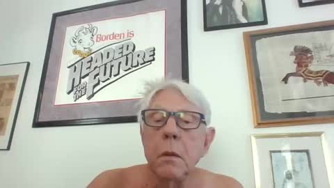 Snapshot of bestshot1951 chatting on 22, 10, 2025 bestshot1951 online show from 22, 10, 2025