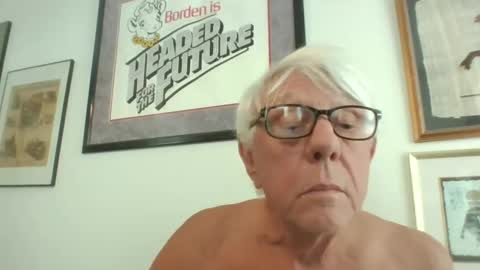 Snapshot of bestshot1951 chatting on 13, 4, 2026 bestshot1951 online show from 13, 4, 2026