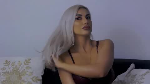 bethierusse online show from 20, 12, 2025