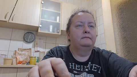 Snapshot of bethnorth chatting on 5, 4, 2026 bethnorth online show from 5, 4, 2026