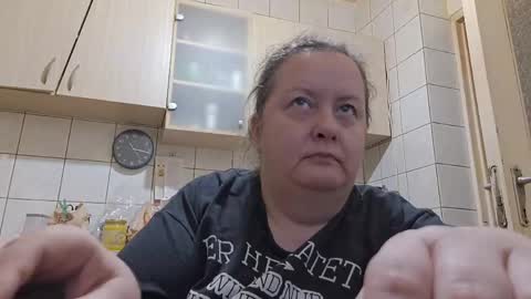 Snapshot of bethnorth chatting on 13, 4, 2026 bethnorth online show from 13, 4, 2026