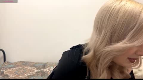 BlondeReka ITS MY 1st DAY HERE online show from 1, 12, 2025