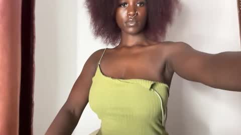 Snapshot of betty_fire_ chatting on 28, 10, 2025 Adah online show from 28, 10, 2025