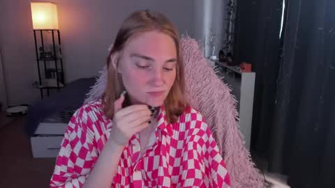 Snapshot of betty_witchy chatting on 4, 5, 2026 Dory make me happier online show from 4, 5, 2026