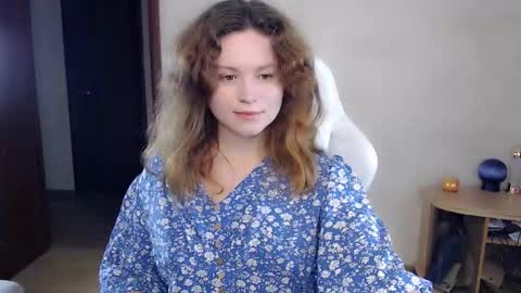 Snapshot of bettystar_ chatting on 18, 9, 2025 Betty online show from 18, 9, 2025