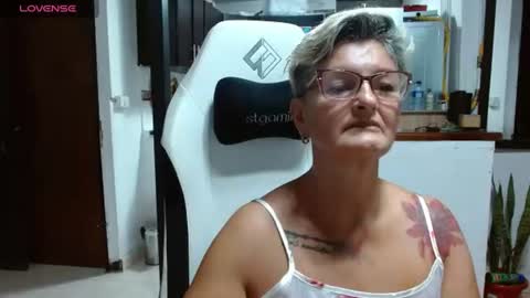 Snapshot of bety_cum3 chatting on 25, 6, 2026 bibiana online show from 25, 6, 2026