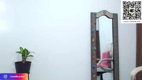 Nicolle Aviles online show from 22, 2, 2025