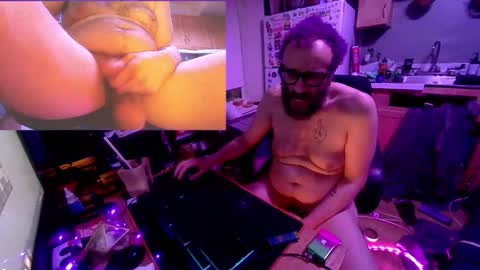 Snapshot of bfg1016 chatting on 17, 10, 2025 LilHoeBag online show from 17, 10, 2025