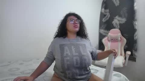 Bianca Tuesday to Sunday from 2am to 6am UTC-5 online show from 27, 2, 2025