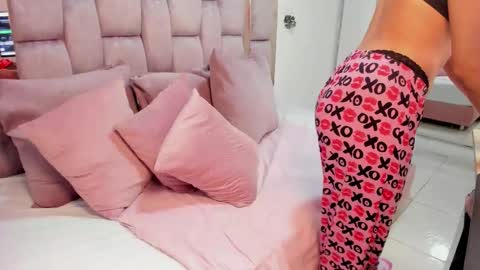 Snapshot of biancaa_naviss chatting on 6, 11, 2025 biancaa_naviss online show from 6, 11, 2025