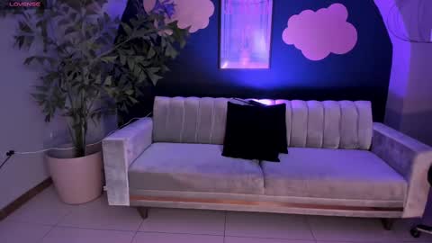 Bianca Pierce online show from 1, 3, 2025