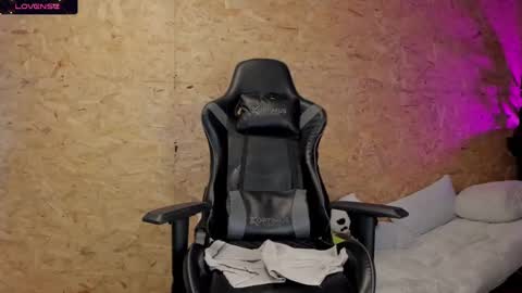 Biancastrong.. IGThebiancastrong online show from 19, 2, 2025