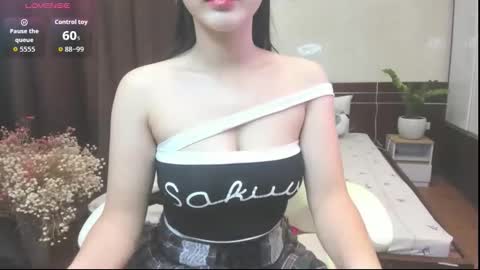 Snapshot of bibi_2005 chatting on 17, 11, 2025 Bi Bi online show from 17, 11, 2025