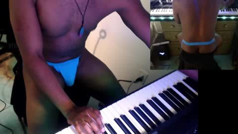 BicepsandFrot online show from 6, 3, 2025