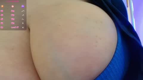 Snapshot of bigbittiesandfun chatting on 8, 6, 2026 bigbittiesandfun online show from 8, 6, 2026